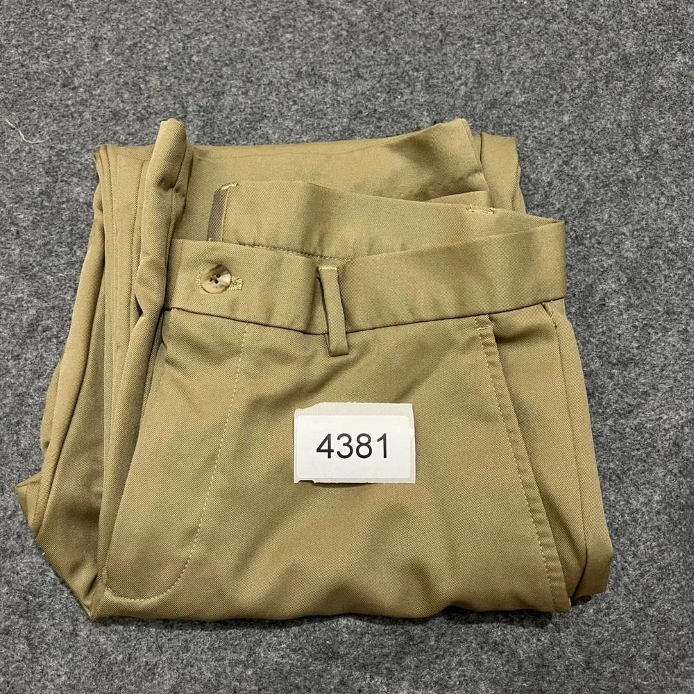 Van Heusen Traveler Pants Mens 30x30 Khaki Tan Flat Front Dress Chinos Straight